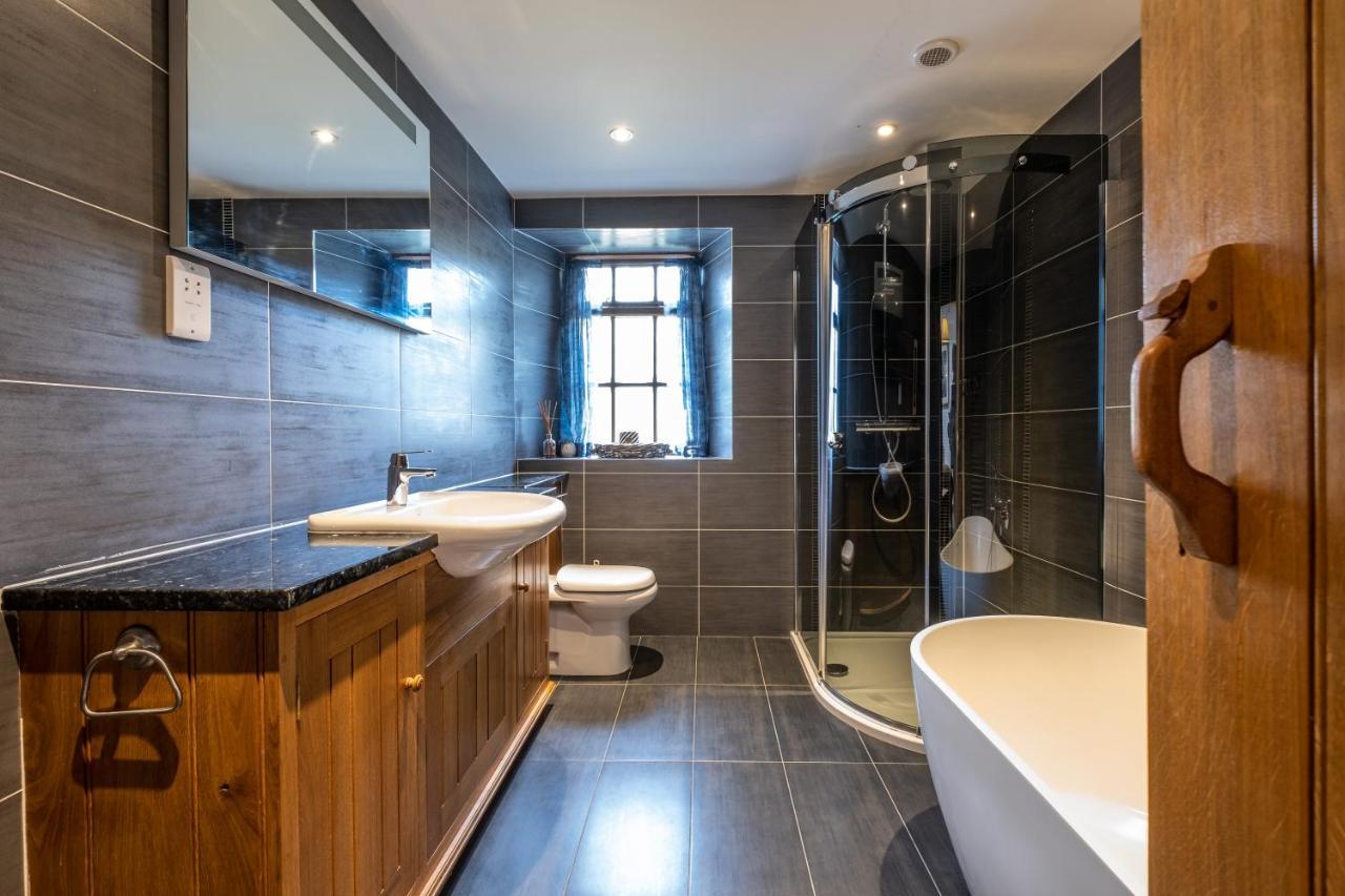 Stunning Cottage Grade 2 Listed With Parking And Hot Tub Bowness-on-Windermere Exterior foto