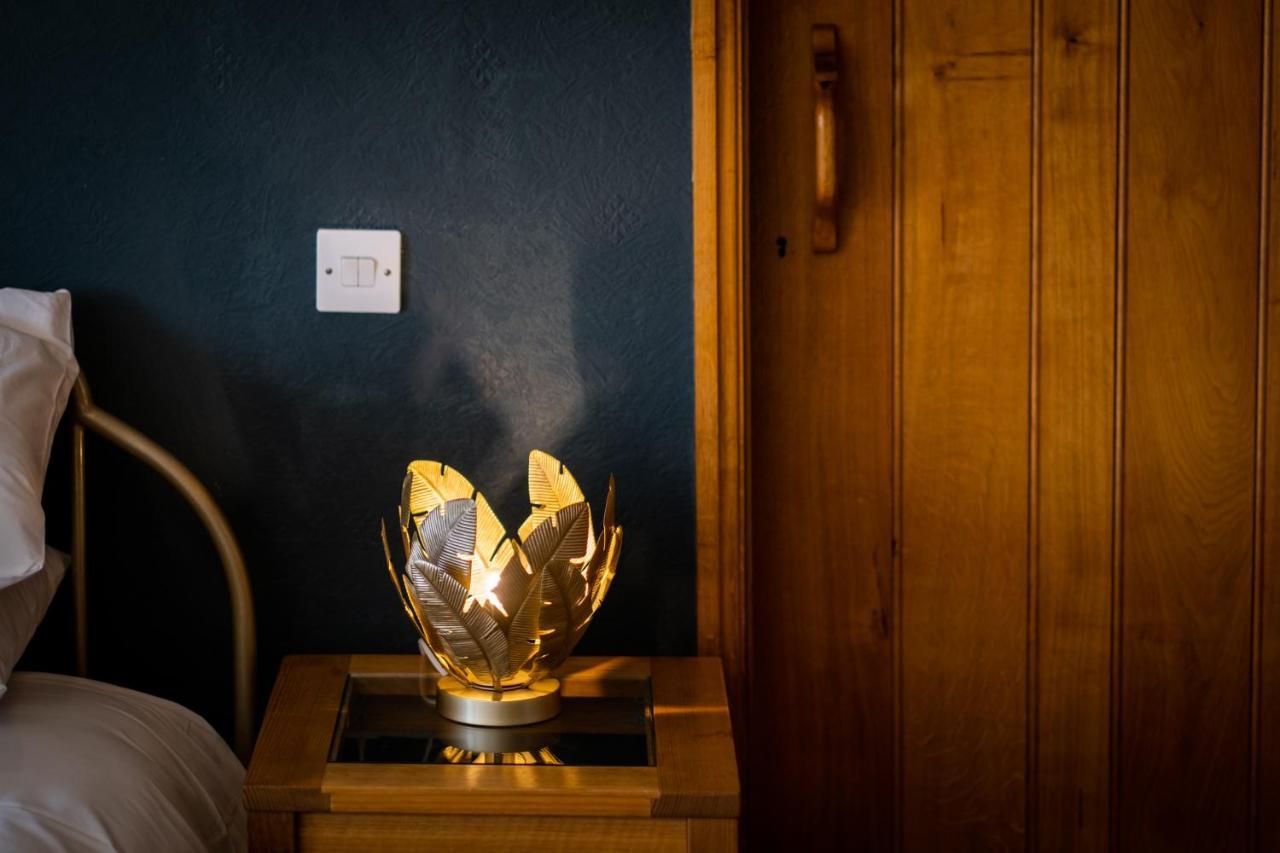 Stunning Cottage Grade 2 Listed With Parking And Hot Tub Bowness-on-Windermere Exterior foto