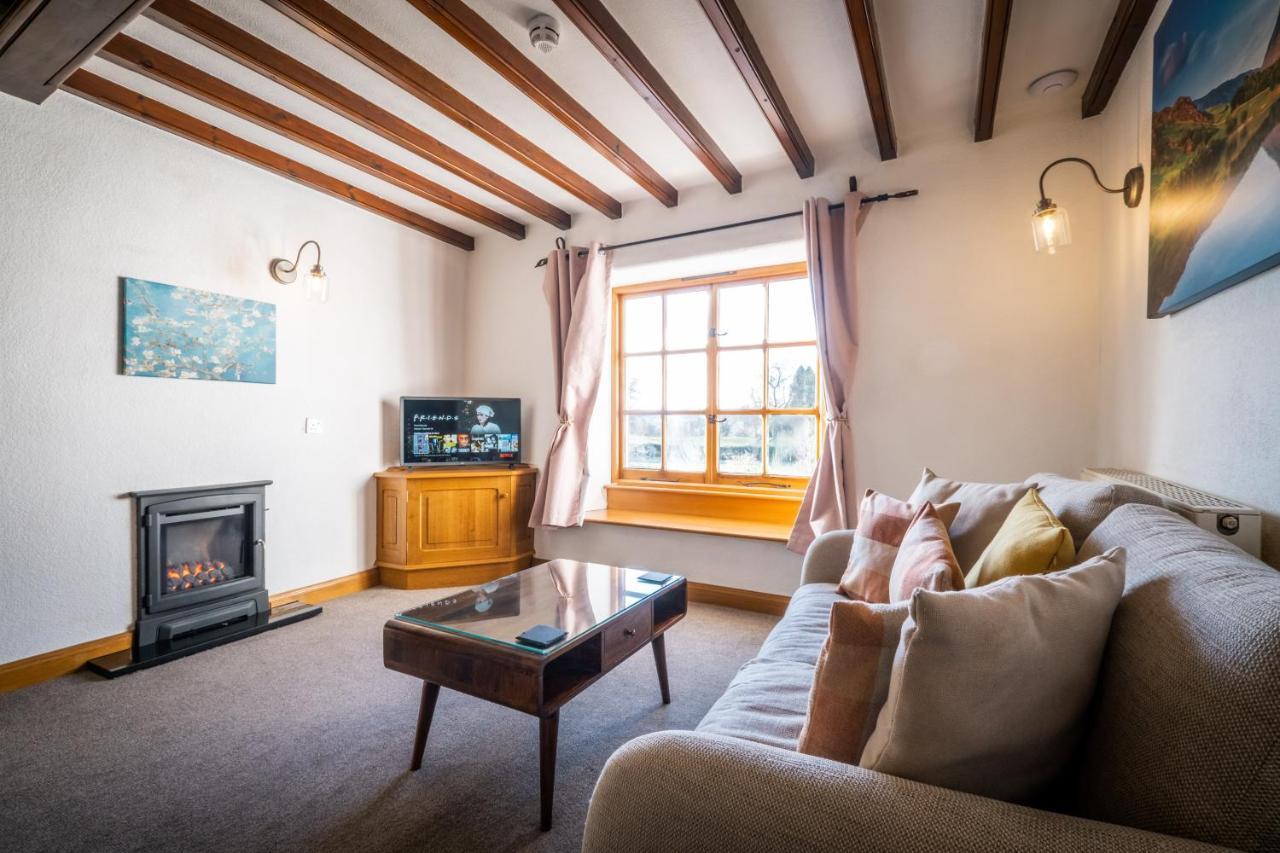 Stunning Cottage Grade 2 Listed With Parking And Hot Tub Bowness-on-Windermere Exterior foto