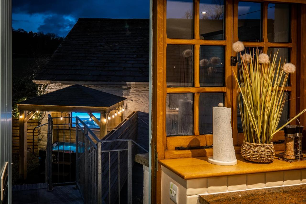 Stunning Cottage Grade 2 Listed With Parking And Hot Tub Bowness-on-Windermere Exterior foto
