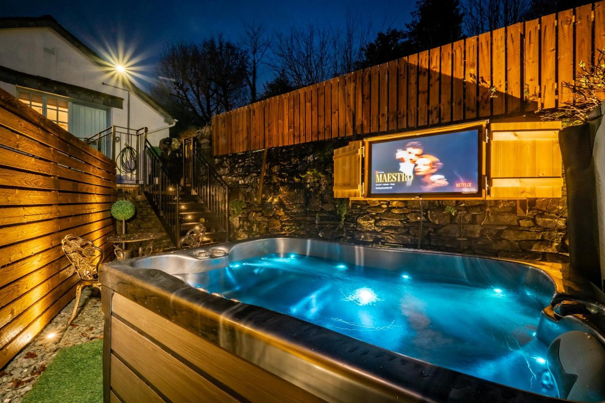 Stunning Cottage Grade 2 Listed With Parking And Hot Tub Bowness-on-Windermere Exterior foto